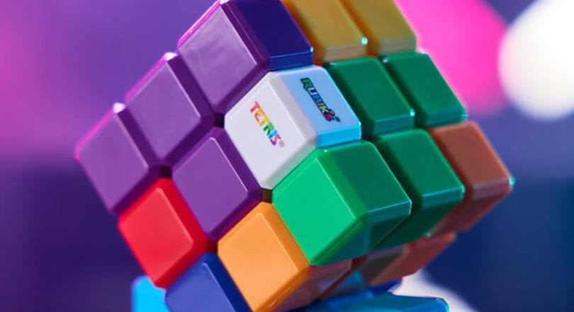 Megszületett a Tetris és a Rubik-kocka szerelemgyereke