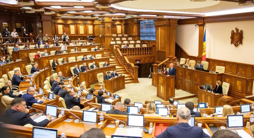 Lemondott Moldova miniszterelnöke, Sanduék korrupcióellenes imázsa került válságba