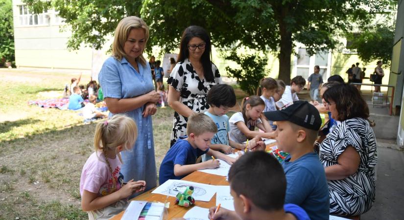 Széles Diána és a gyerekek – így gondoskodik a város