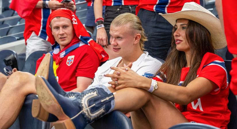 Haaland gyönyörű kedvese cowgirlként szurkol Amerikában, de megmaradt egy átlagos norvég lánynak