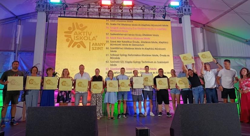 A legaktívabb iskolák között