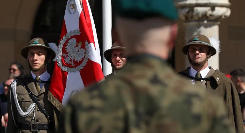 Tusk: Lengyelország erőteljesen készül egy orosz provokációra
