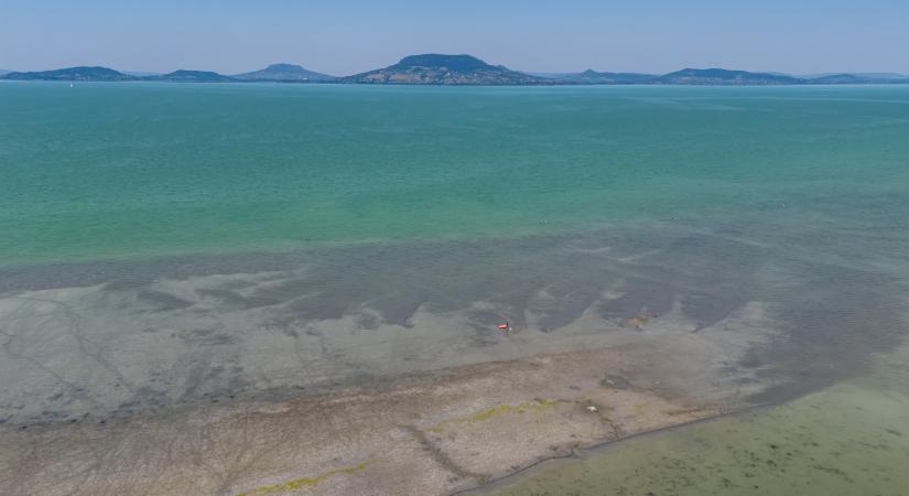 Vajon kiszárad a hőségben a Balaton? Elmondta a szakértő, mi várhat a tóra a tartós hőségben