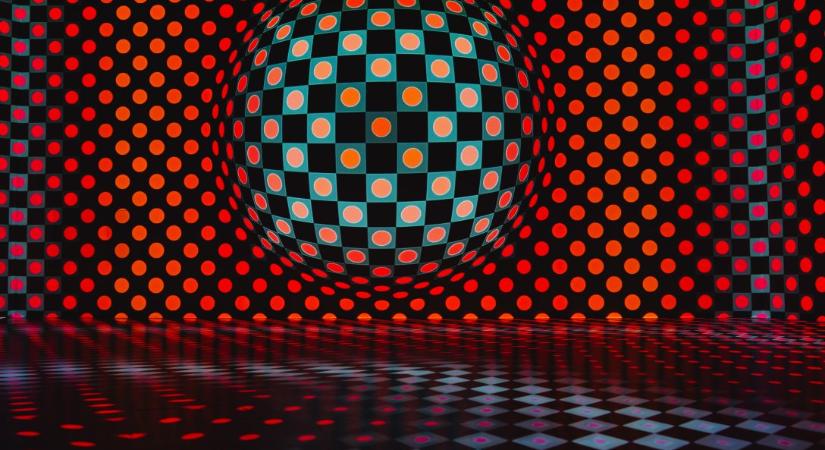 Lépjünk be Vasarely hullámzó univerzumába!
