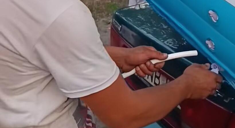 Suzukival pumpált gumimedencét a leleményes magyar