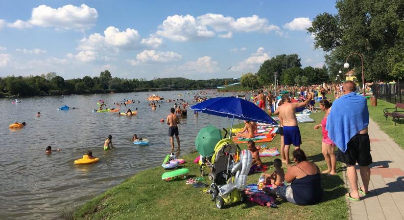 Azonnal bezárták a magyarok egyik kedvenc fürdőzőhelyét, fertőzést is okozhat a víz
