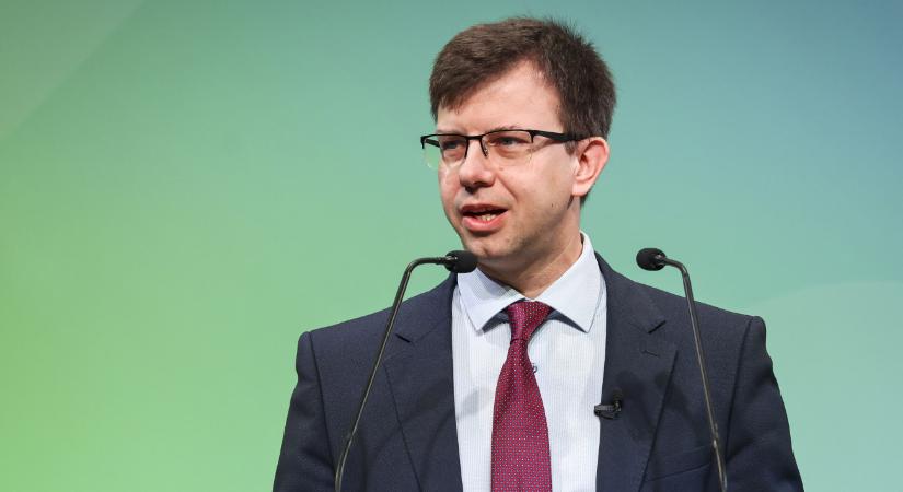 Bóka János: nehezen magyarázható a Molt sújtó különadó megemelése