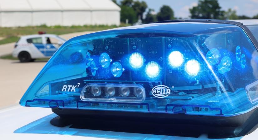 Megdöbbentő felvétel: a tetőről leugorva, lábát törve próbált menekülni a rendőrök elől a tatabányai rabló
