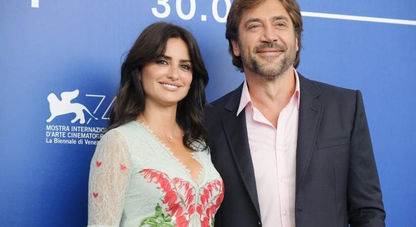 Penélope Cruz és Javier Bardem a foci vb-n: imádja őket az internet, ahogy a spanyoloknak szurkolnak
