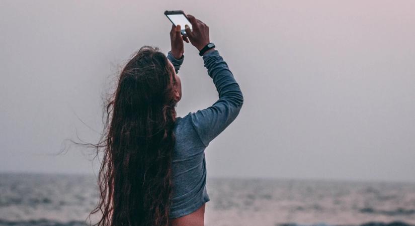 A tökéletes insta-nyár és a valóság: Miért érezzük magunkat nyomorultul mások nyaralós képeitől?