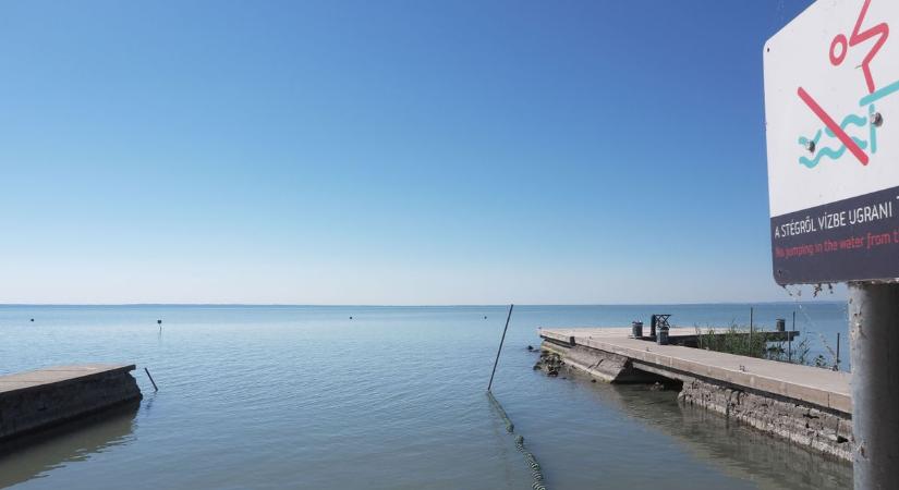 Búcsúüzenetet hagyott lányának, majd a Balatonba vetette magát egy nő