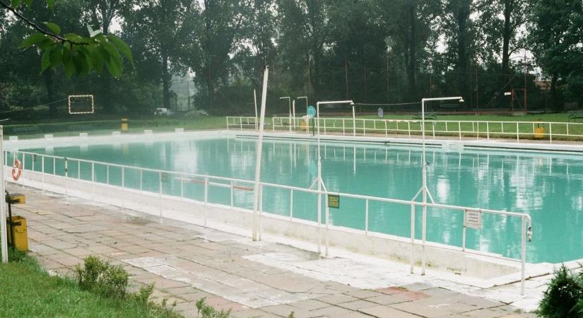 Retró fotók: Ilyen volt a tatabányaiak kedvenc strandja