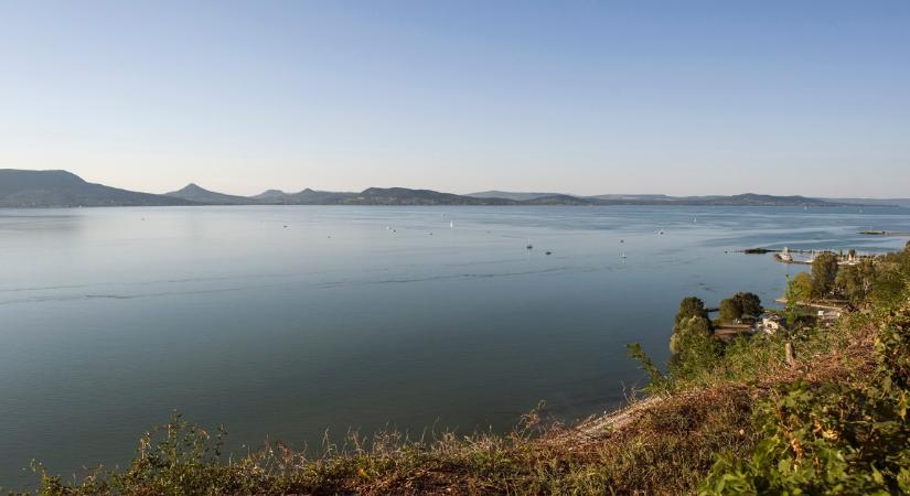 Új fordulat a Balatonba fulladt férfi ügyében: térfigyelő kamera rögzíthette a végzetes pillanatokat