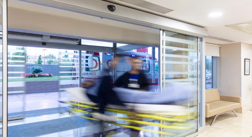 Már csak percei lehettek hátra: különös módszerrel mentették meg a budapesti férfit