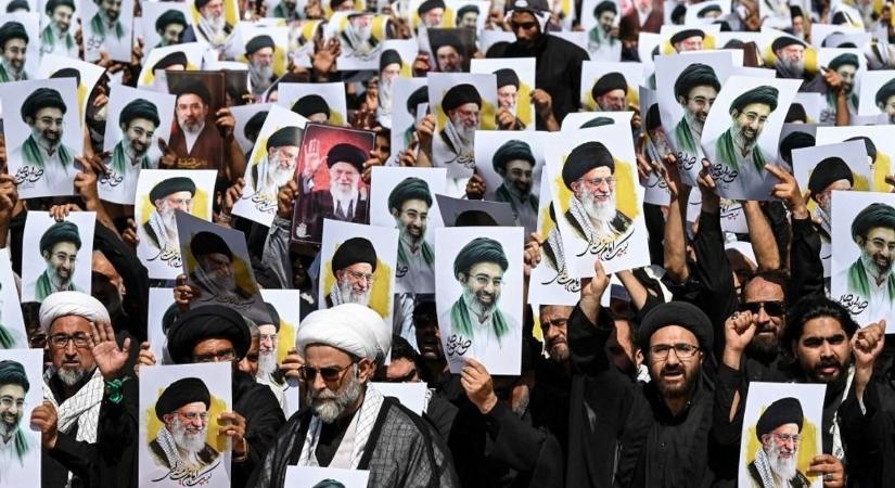 Gyász Iránban: megkezdődött Hamenei ajatollah temetése, 10 millió embert várnak a szertartásra