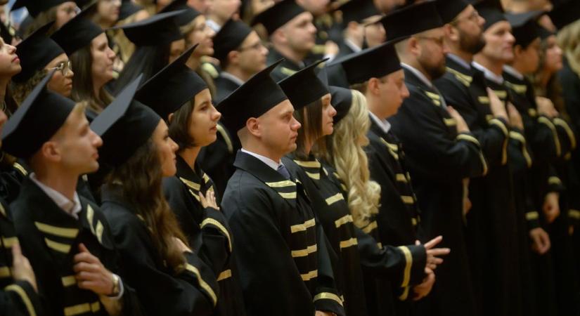 Több mint 100 hallgató vehette át a doktori címét Szegeden