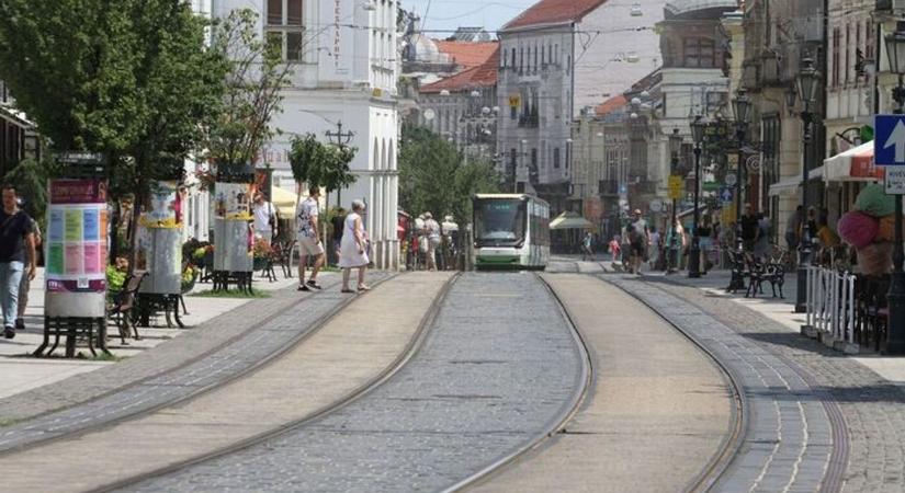 Bezár Miskolc egyik utolsó butikja, szomorúak a törzsvásárlók