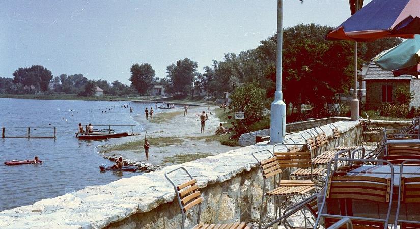 Veszélyes baktériumok vannak a kedvelt magyar strandon, gyorsan be is zárták