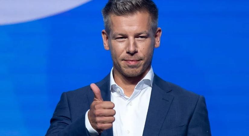 Magyar Péter leült sakkozni Polgár Judittal, hamar véget ért a parti