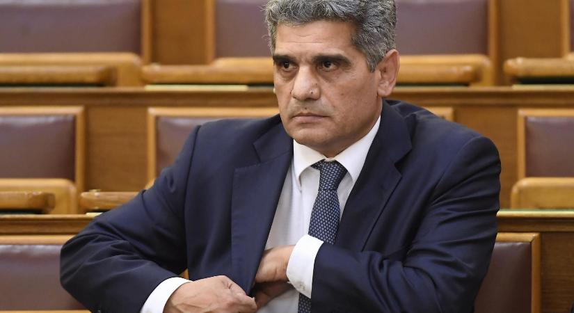 Jött egy szűkszavú e-mail, Farkas Flórián inkább lefújta a Lungo Drom kongresszusát