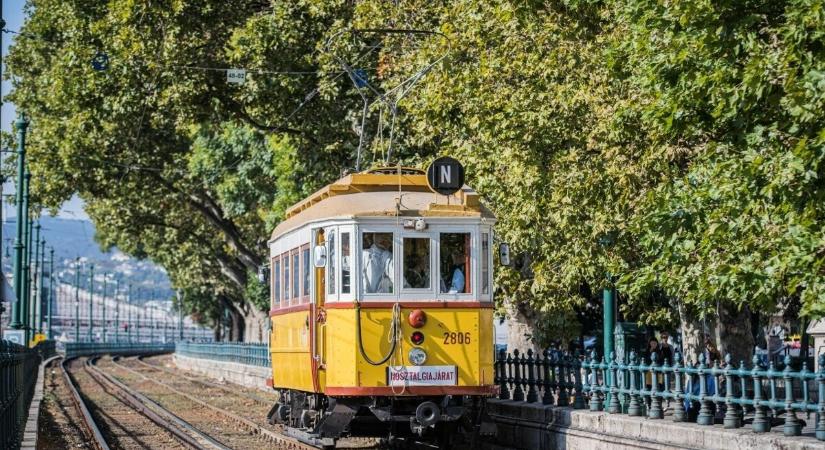 Legendás Ikarusok és nosztalgiavillamosok járják Budapest utcáit júliusban