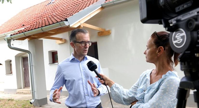 Új esély a somogyi faluban: kulcsrakész a menedék, ahol hamarosan egy háromgyermekes édesanya kezdi újra az életét