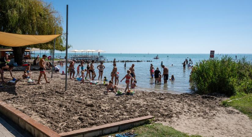 Merüljön bele a nyárba: íme az ötcsillagos balatoni strandok, ingyenes is van köztük!