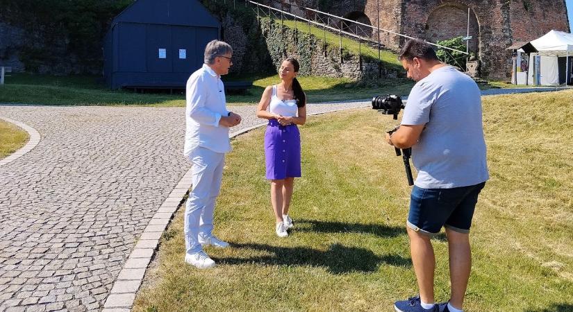 Kamerák előtt: a Batthyányak és a magyar turisták szemével készült új film