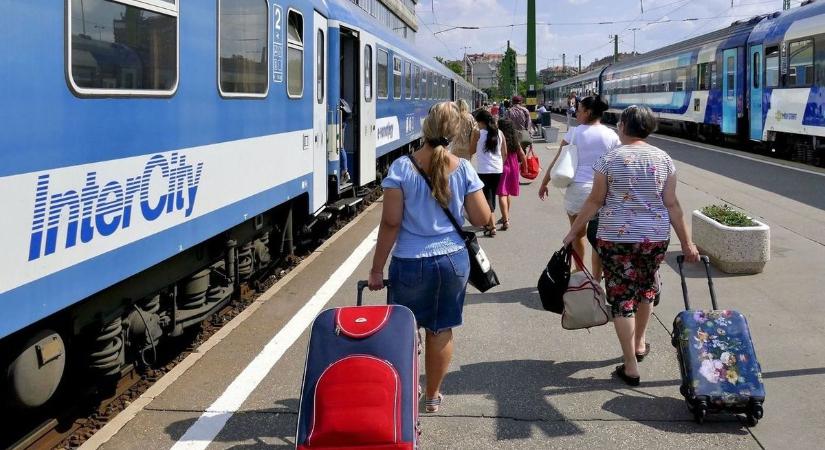 40 fok felett már a vonatok is feladják? Megszólalt a MÁV