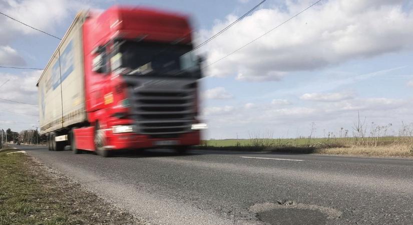 Figyelem, autósok! Forgalomkorlátozások az M6-oson és több főúton