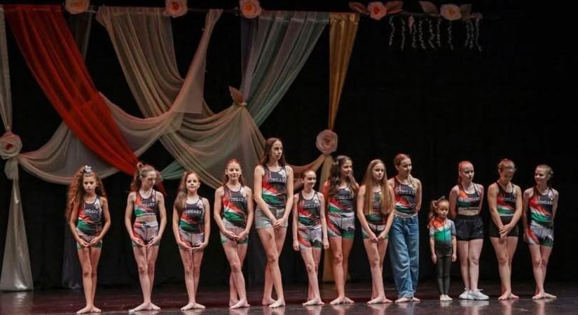 Kilenc Európa-bajnoki címmel gazdagodott a paksi tánciskola