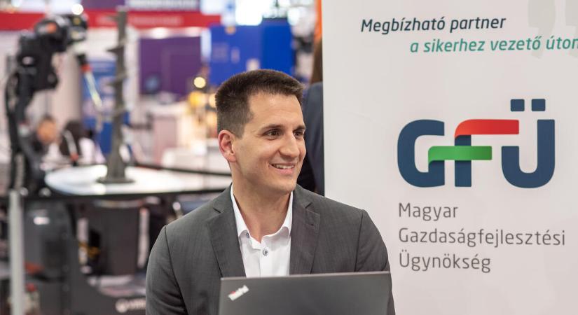 Elárulta a szakértő, hogy miben a legerősebbek és a leggyengébbek a magyar cégek – Interjú