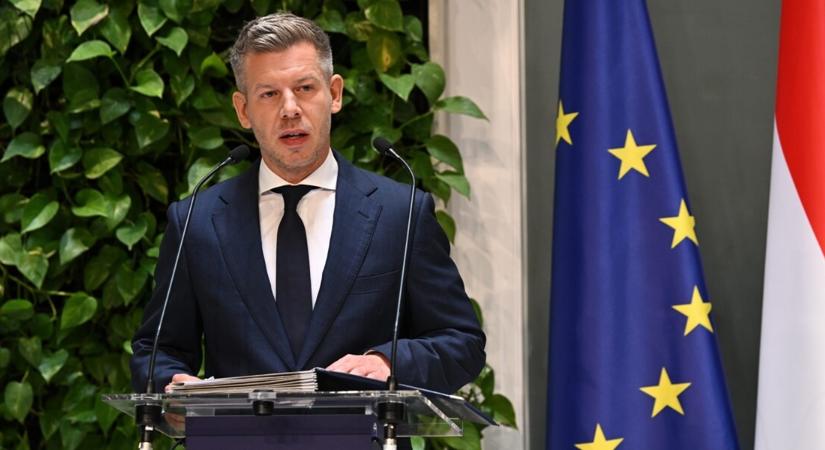 Elképesztő számokat borított Magyar Péter: durva luxussal vádolja Áder Jánost a miniszterelnök