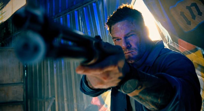 Ütős új előzetest kapott Alan Ritchson akcióthrillerje, a Runner, hamarosan a mozikban!