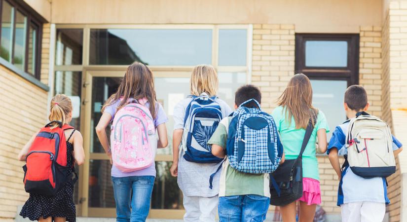 Zsebre megy: így változtat a kormány az iskolakezdési támogatások miatt