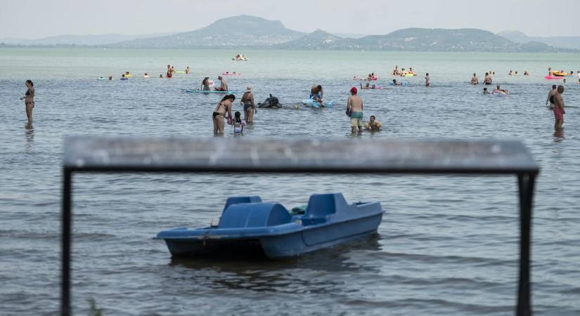 Drónnal találtak meg a Balatonban egy nőt, aki búcsúüzenetet hagyott hátra és eltűnt