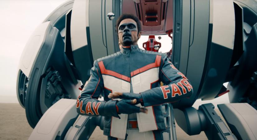 Saját sorozatot kap a Supermanben bemutatkozott Mr. Terrific is, amihez állítólag sikerült is megszerezni egy igazi képregényes és tévés veteránt írónak