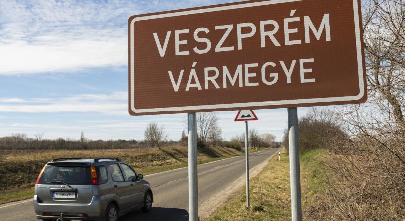 Nem lehet újra felhasználni a régi megyenévtáblákat