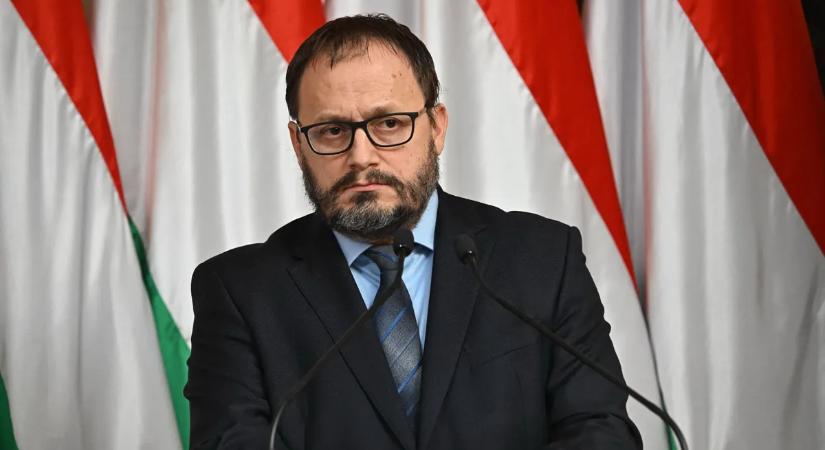 Kármán András fontos bejelentést tett az iskolakezdési támogatásról