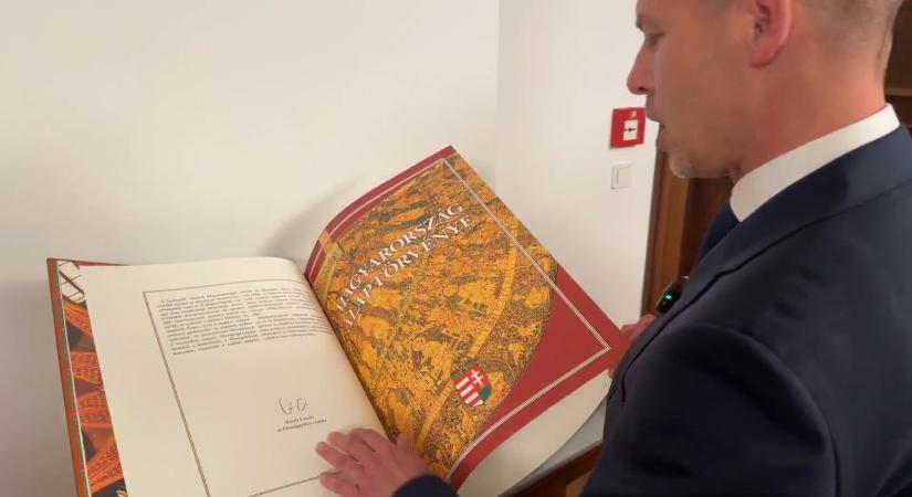 Magyar Péter a mai napon a kormány nevében benyújtja az Alaptörvény 17. módosítását