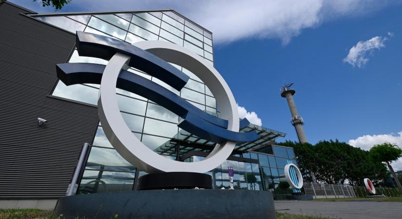 Vasmarokkal kezdett az új tiszás közmédiafőnök