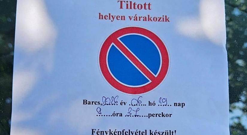 Parkolási zűrzavar Barcson – zsörtölődnek a lakók, egyre több a felszólítás