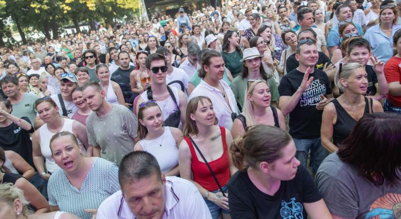 Brutális bulidömping tarolja le júliusban Komárom-Esztergomot, itt a teljes programlista