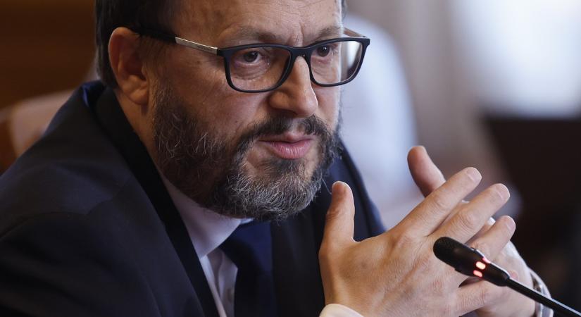 Új részletek derültek ki a 100 ezer forintos iskolakezdési támogatásról