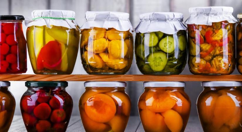 Nagyanyáink dunsztolása vagy a mai zöldség-pesto? Így csap össze a tradíció és az innováció a kamrában