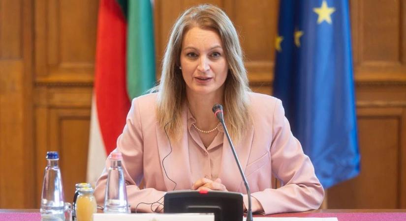 Sulyok Tamást és Forsthoffer Ágnest is meghallgatta a Velencei Bizottság