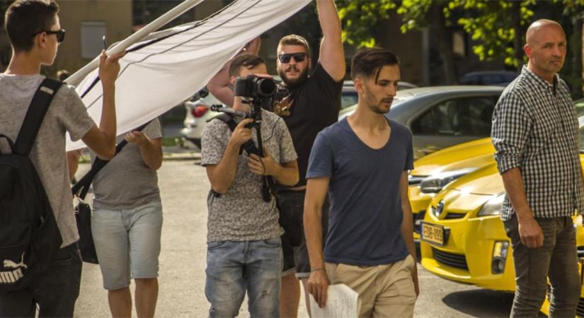 Támogatókat keresnek a legújabb debreceni filmhez a készítők, akik igazi sztárokat hoznak a városba