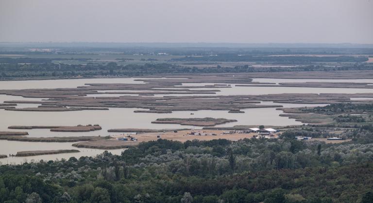 A tó, amelynek meg kellene mentenie a Velencei-tavat, sokkal nagyobb bajban van