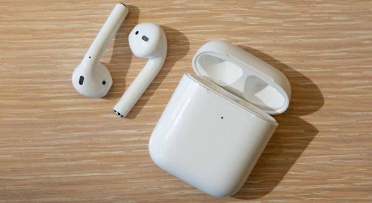 Bizonytalanná vált az AI Sirit támogató kamerás AirPods megjelenése