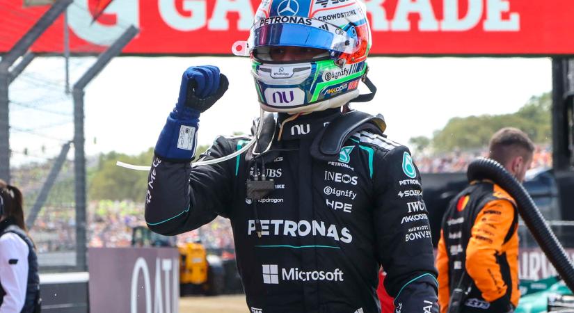 Antonelli tartott az utolsó körétől, de így is rajtelsőséget szerzett Silverstone-ban